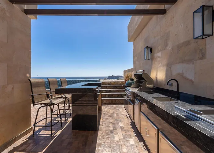Luxury With Pool, Jacuzzi, And Private Terrace Apartment *